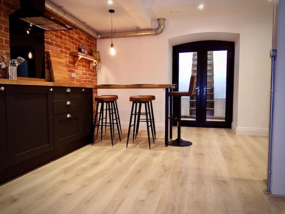 Newly Renovated Stunning Warehouse Apartment Bournemouth Esterno foto