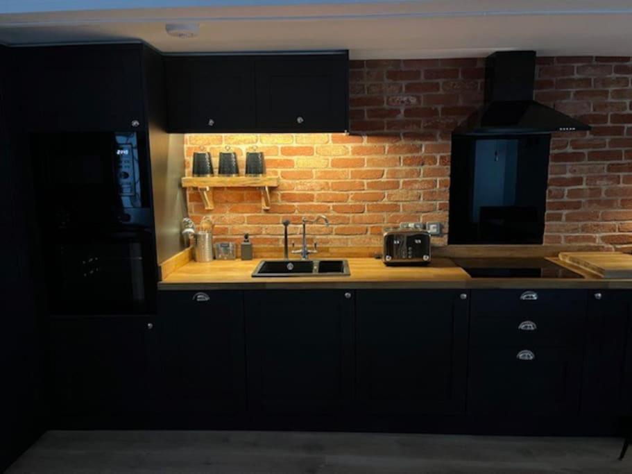 Newly Renovated Stunning Warehouse Apartment Bournemouth Esterno foto