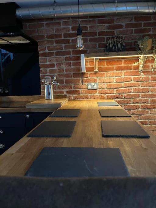 Newly Renovated Stunning Warehouse Apartment Bournemouth Esterno foto