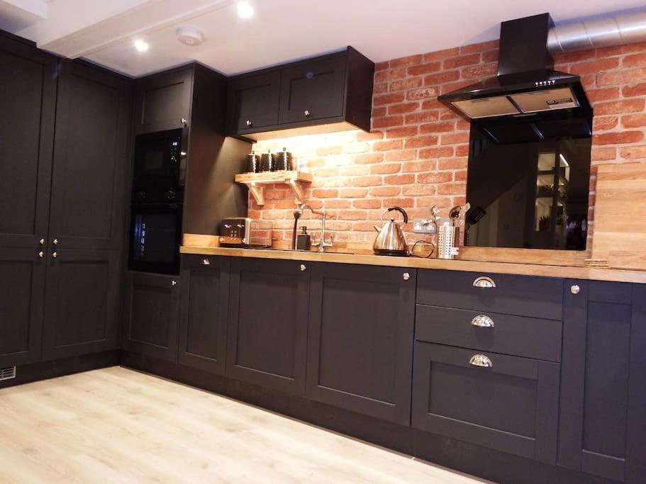 Newly Renovated Stunning Warehouse Apartment Bournemouth Esterno foto