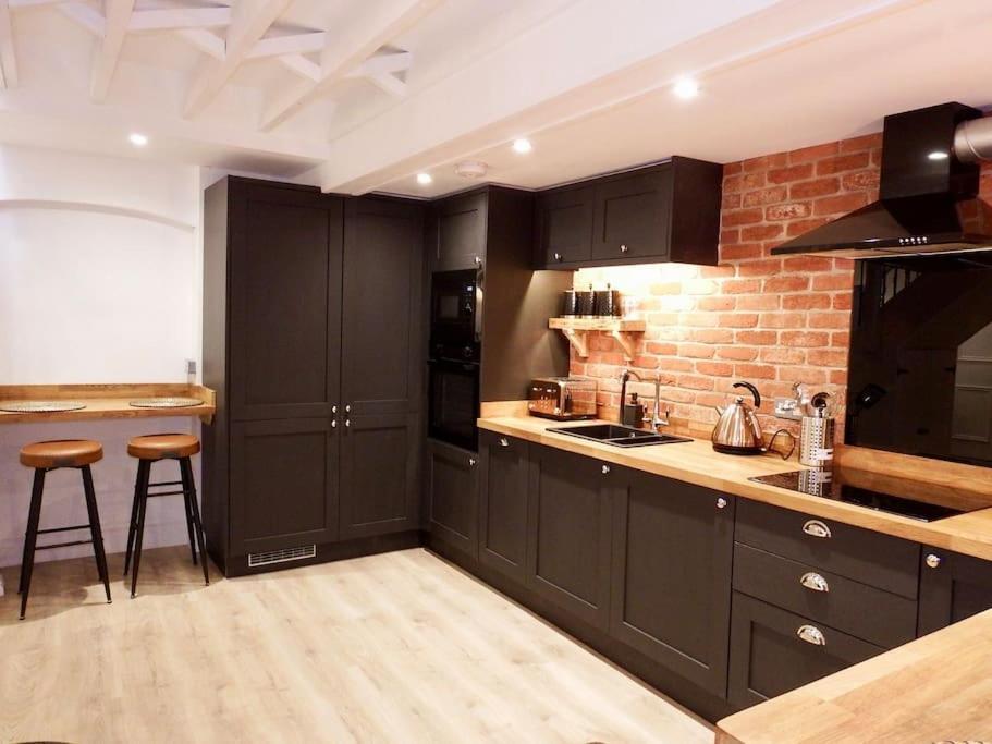 Newly Renovated Stunning Warehouse Apartment Bournemouth Esterno foto
