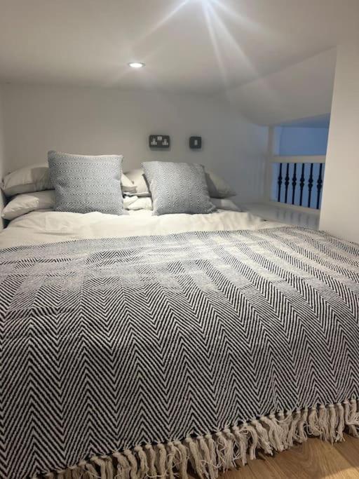 Newly Renovated Stunning Warehouse Apartment Bournemouth Esterno foto