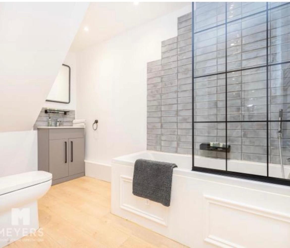 Newly Renovated Stunning Warehouse Apartment Bournemouth Esterno foto